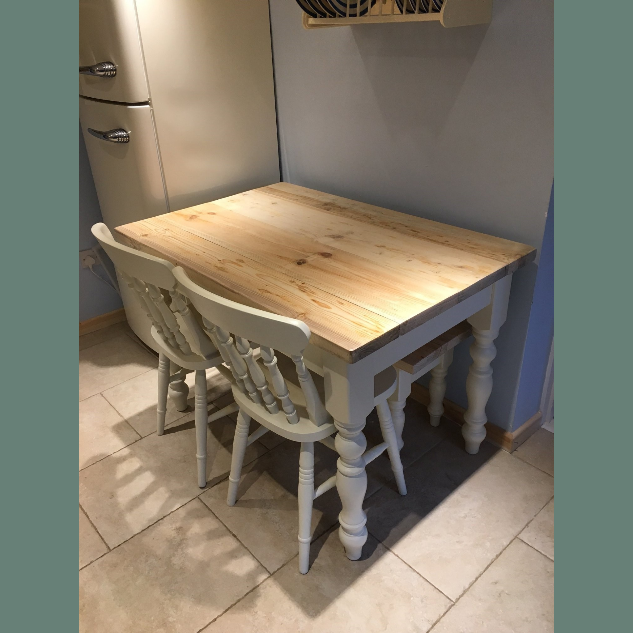 Farmers kitchen online table and chairs